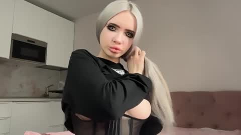 Snapshot of dianadesire_ chatting on 05-06-26, 07:24 Diana online show from 05-06-26, 07:24