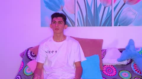 Snapshot of dianayleo chatting on 12-21-25, 02:24 Ana Leo online show from 12-21-25, 02:24