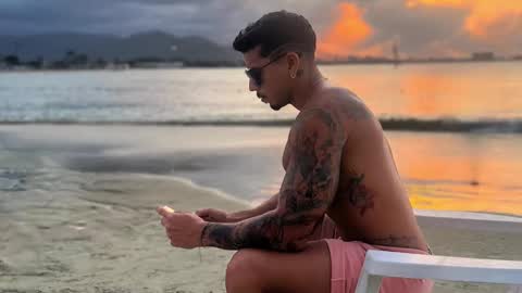 Snapshot of dickdamian_ chatting on 12-17-24, 05:40 Damin online show from 12-17-24, 05:40