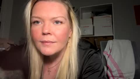 Snapshot of dickeddownsouth chatting on 01-07-26, 12:02 Beau online show from 01-07-26, 12:02