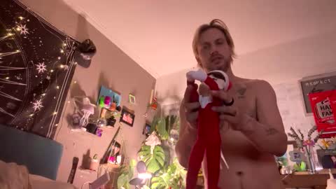 Snapshot of dickeddownsouth chatting on 01-18-26, 04:27 Beau online show from 01-18-26, 04:27