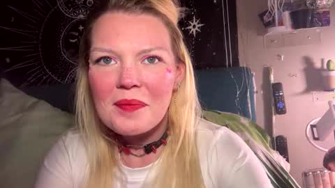 Snapshot of dickeddownsouth chatting on 02-15-26, 05:26 Beau online show from 02-15-26, 05:26