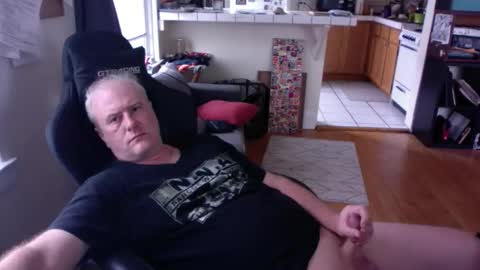 Snapshot of dickflasher5 chatting on 03-26-26, 05:18 Richard Fleischer online show from 03-26-26, 05:18