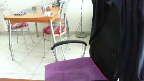 didonc from france..... online show from 04-24-26, 07:11