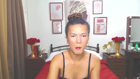 Snapshot of diense17 chatting on 12-05-24, 08:22 Dennesse online show from 12-05-24, 08:22