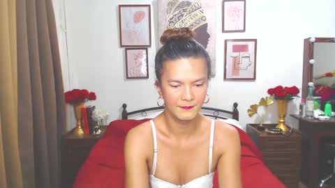 Snapshot of diense17 chatting on 12-06-24, 01:51 Dennesse online show from 12-06-24, 01:51
