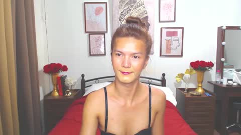 Snapshot of diense17 chatting on 12-15-24, 11:42 Dennesse online show from 12-15-24, 11:42