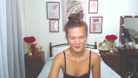 Snapshot of diense17 chatting on 12-26-24, 11:35 Dennesse online show from 12-26-24, 11:35