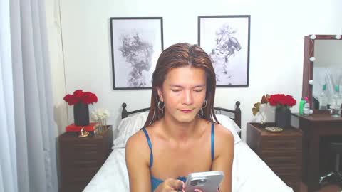 Snapshot of diense17 chatting on 01-09-25, 02:43 Dennesse online show from 01-09-25, 02:43