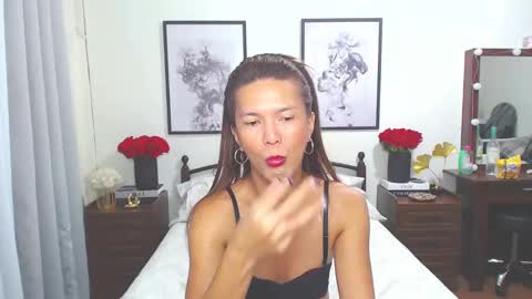 Snapshot of diense17 chatting on 01-14-25, 06:24 Dennesse online show from 01-14-25, 06:24