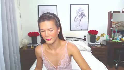 Snapshot of diense17 chatting on 01-15-25, 12:30 Dennesse online show from 01-15-25, 12:30