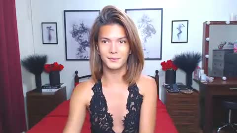 Snapshot of diense17 chatting on 10-10-25, 05:28 Dennesse online show from 10-10-25, 05:28