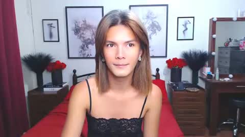 Snapshot of diense17 chatting on 10-12-25, 01:21 Dennesse online show from 10-12-25, 01:21