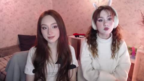 Hi im Alice 3 Im usualy online 03-10 or 17-21 UTC0 online show from 12-02-25, 07:42