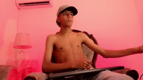 Snapshot of dikey_18 chatting on 12-07-24, 09:00 dikey_18 online show from 12-07-24, 09:00