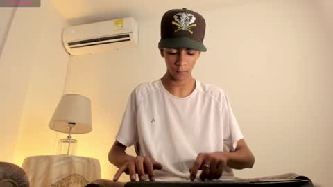 Snapshot of dikey_18 chatting on 01-13-25, 08:15 dikey_18 online show from 01-13-25, 08:15