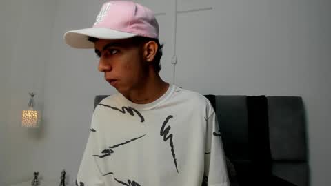 Snapshot of dikey_18 chatting on 02-04-25, 08:38 dikey_18 online show from 02-04-25, 08:38