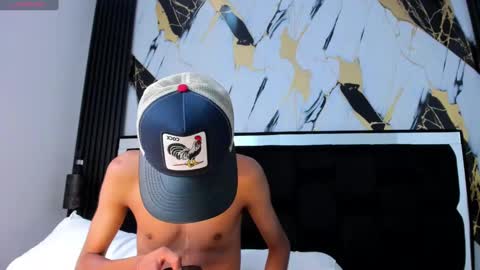 Snapshot of dikey_18 chatting on 02-06-25, 11:37 dikey_18 online show from 02-06-25, 11:37