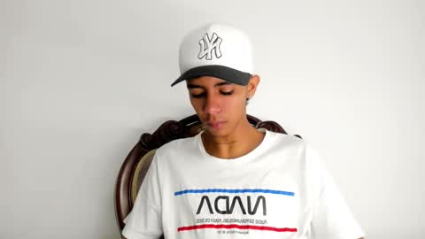 Snapshot of dikey_18 chatting on 02-18-25, 08:25 dikey_18 online show from 02-18-25, 08:25