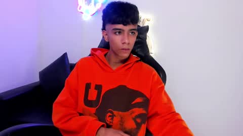 Snapshot of dikey_18 chatting on 11-05-25, 09:26 dikey_18 online show from 11-05-25, 09:26