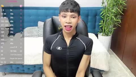  DILAN online show from 10-19-25, 05:35