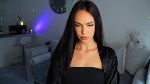Snapshot of dilara_foxx chatting on 05-18-26, 02:45 Dilara online show from 05-18-26, 02:45