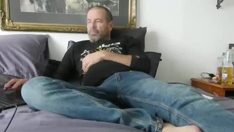 Snapshot of dilf_4u chatting on 01-06-25, 01:53 Hot Penis online show from 01-06-25, 01:53