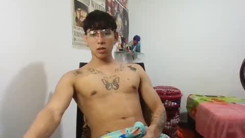 Snapshot of dillom420 chatting on 01-15-25, 05:29 dillom420 online show from 01-15-25, 05:29