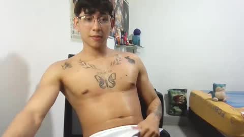 Snapshot of dillom420 chatting on 02-12-25, 04:33 dillom420 online show from 02-12-25, 04:33