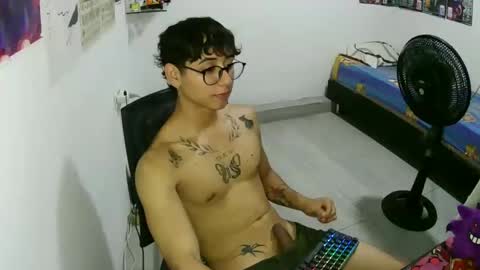 Snapshot of dillom420 chatting on 10-07-25, 04:53 dillom420 online show from 10-07-25, 04:53