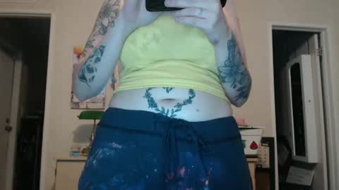 Snapshot of dimepiecexxx chatting on 12-09-24, 05:51 Sofie online show from 12-09-24, 05:51