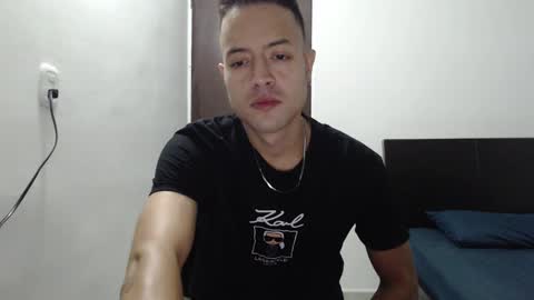 Snapshot of dimitri_quiet chatting on 12-31-24, 02:19 Dimitri online show from 12-31-24, 02:19