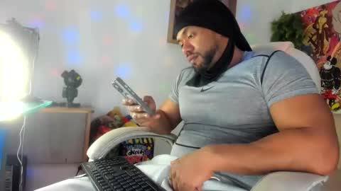 dimitry kyle mucle online show from 10-18-25, 01:08