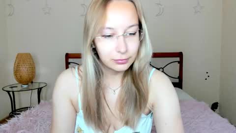 Dina online show from 09-14-25, 01:49