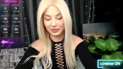 Snapshot of dinamoree chatting on 01-09-25, 02:07 Dinamoree online show from 01-09-25, 02:07
