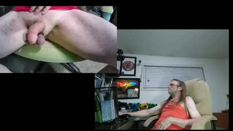Snapshot of dinkdork094 chatting on 01-23-25, 05:45 Dinkdork just having a good time online show from 01-23-25, 05:45