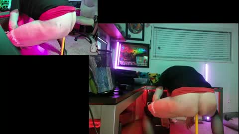Snapshot of dinkdork094 chatting on 01-25-25, 06:45 Dinkdork just having a good time online show from 01-25-25, 06:45