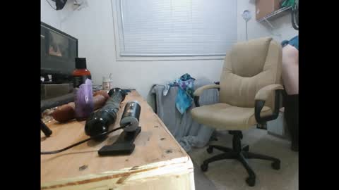 Snapshot of dinkdork094 chatting on 02-14-26, 02:30 Dinkdork just having a good time online show from 02-14-26, 02:30