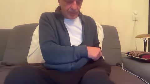 dinnerout1111 online show from 10-12-25, 09:25