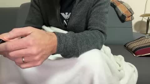 dinnerout1111 online show from 11-20-25, 03:07