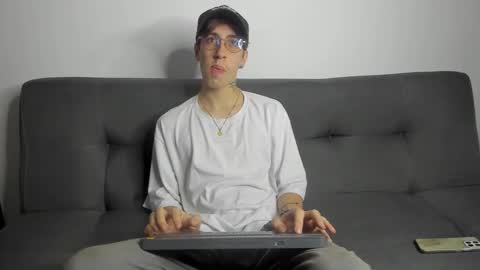 Snapshot of dio_star chatting on 11-20-25, 11:32 Dio online show from 11-20-25, 11:32