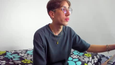 Snapshot of dio_star chatting on 12-04-25, 03:21 Dio online show from 12-04-25, 03:21