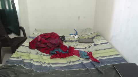 Snapshot of dioni_soe chatting on 09-14-25, 02:27 Henry online show from 09-14-25, 02:27