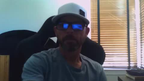 Snapshot of dirtrider15 chatting on 10-29-25, 07:37 dirtrider15 online show from 10-29-25, 07:37