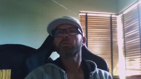 Snapshot of dirtrider15 chatting on 02-08-26, 06:33 dirtrider15 online show from 02-08-26, 06:33