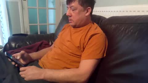 dirty_git1 online show from 01-01-25, 10:00