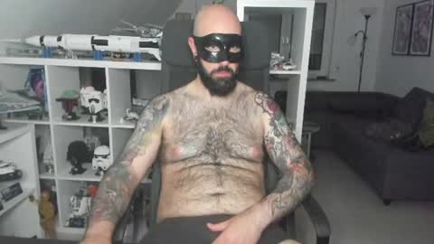 Snapshot of dirtybalws chatting on 06-15-26, 10:12 Robert online show from 06-15-26, 10:12