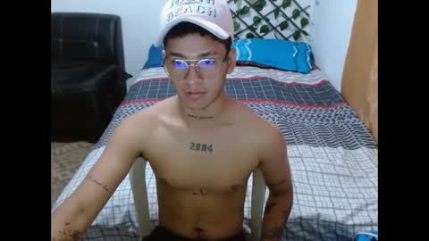 Snapshot of dirtyslimlatin chatting on 05-05-26, 05:21 dirtyslimlatin online show from 05-05-26, 05:21