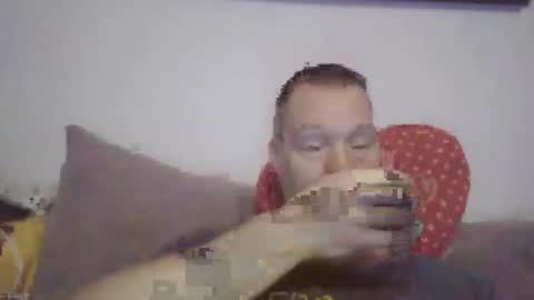 Snapshot of disney0988 chatting on 01-15-25, 04:47 disney0988 online show from 01-15-25, 04:47