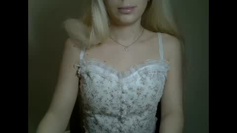 DitaMilton online show from 12-23-24, 09:51